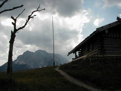 ein Gewitter zieht auf am Wetterstein